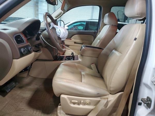 2013 CHEVROLET TAHOE LTZ — DENT
