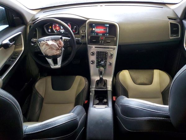 2017 VOLVO XC60 Dynamic