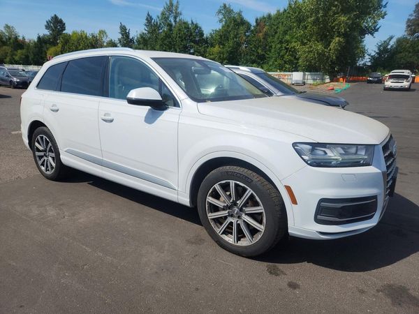 2018 AUDI Q7 quattro Premium Plus