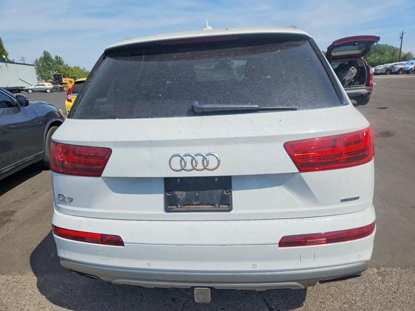 2018 AUDI Q7 quattro Premium Plus