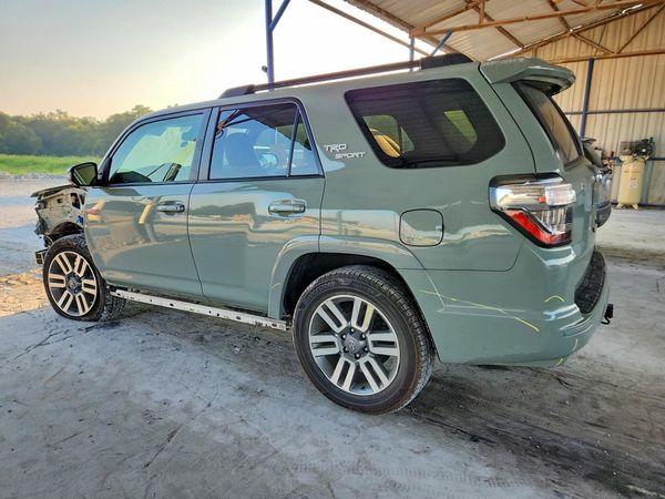 2022 TOYOTA 4RUNNER TRD Sport