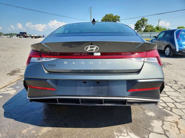 2025 HYUNDAI ELANTRA