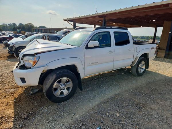 2015 TOYOTA TACOMA Delux Grade