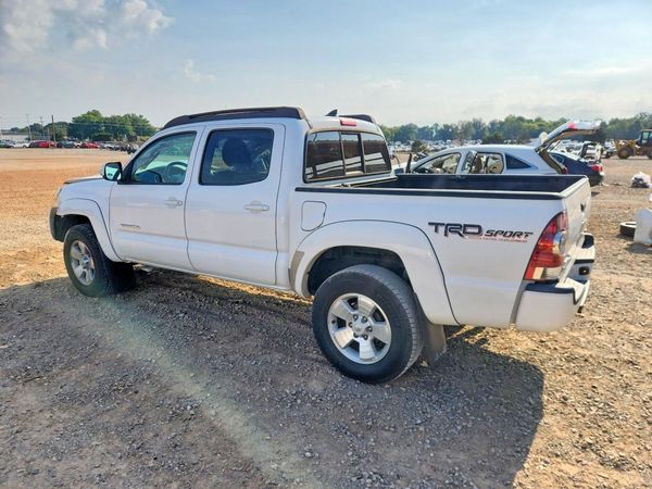 2015 TOYOTA TACOMA Delux Grade