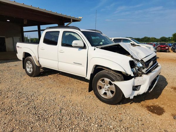 2015 TOYOTA TACOMA Delux Grade