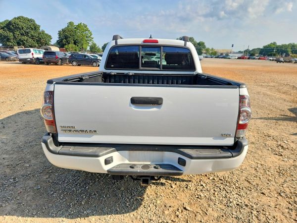 2015 TOYOTA TACOMA Delux Grade