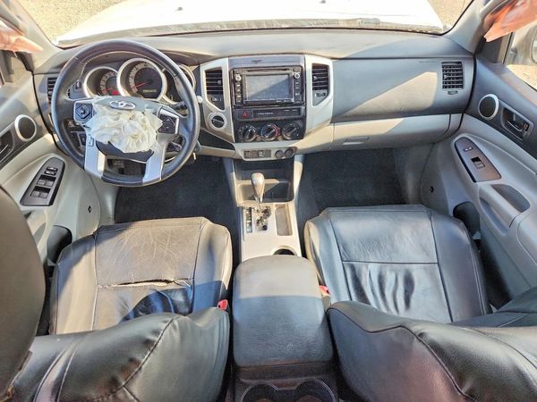 2015 TOYOTA TACOMA Delux Grade