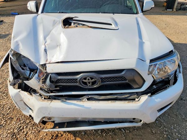 2015 TOYOTA TACOMA Delux Grade