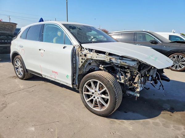 2019 PORSCHE CAYENNE
