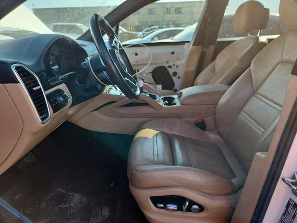 2019 PORSCHE CAYENNE