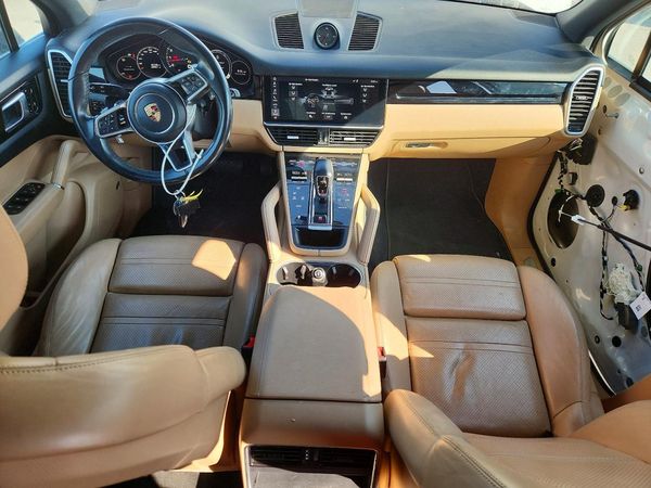 2019 PORSCHE CAYENNE