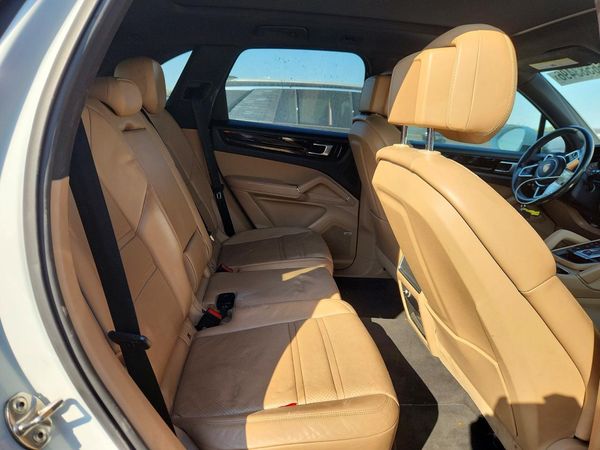 2019 PORSCHE CAYENNE