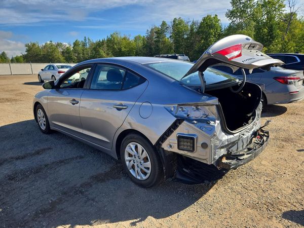 2017 HYUNDAI ELANTRA SE Base