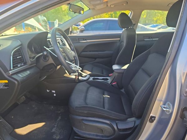 2017 HYUNDAI ELANTRA SE Base