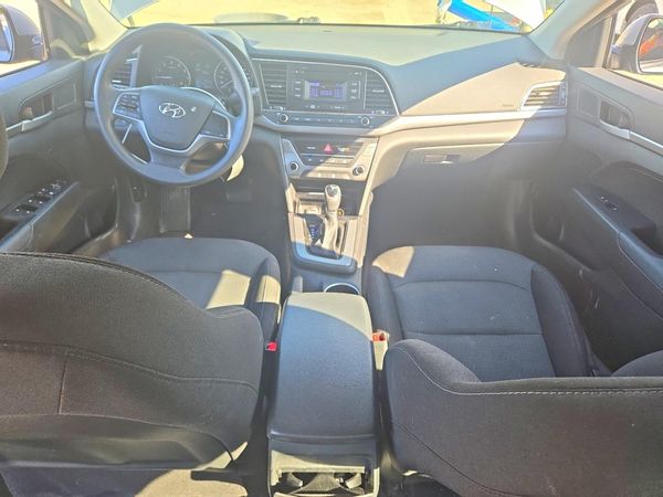 2017 HYUNDAI ELANTRA SE Base