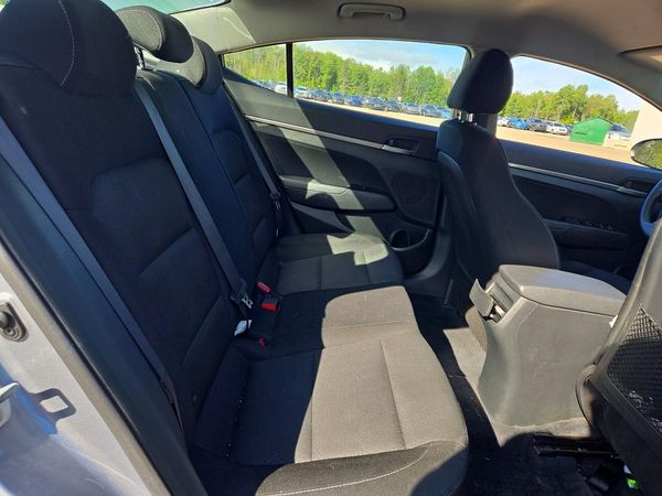 2017 HYUNDAI ELANTRA SE Base