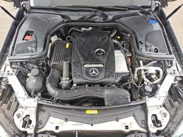 2017 MERCEDES-BENZ E E300-4M — Engine bay