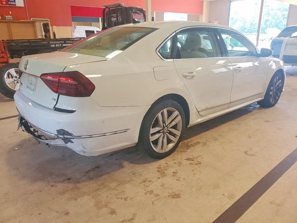 2017 VOLKSWAGEN PASSAT