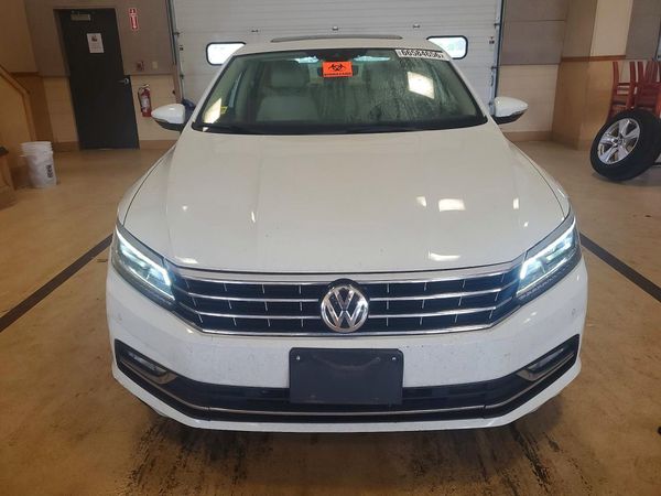 2017 VOLKSWAGEN PASSAT