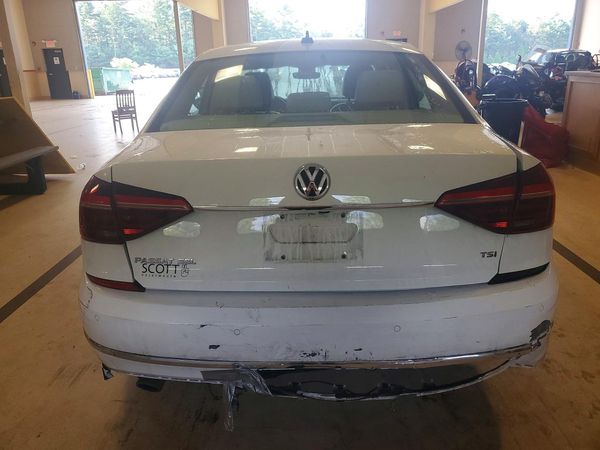 2017 VOLKSWAGEN PASSAT