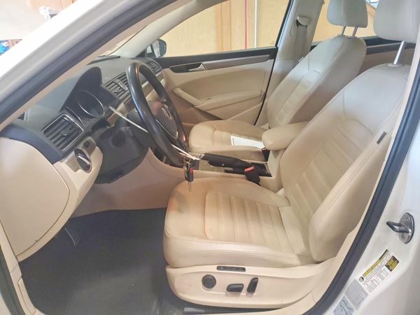 2017 VOLKSWAGEN PASSAT