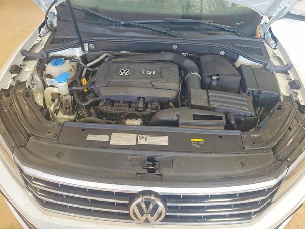 2017 VOLKSWAGEN PASSAT
