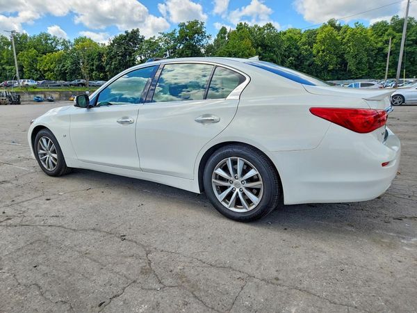 2015 INFINITI Q50