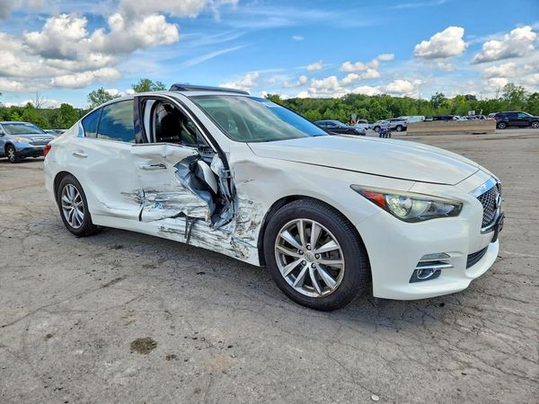 2015 INFINITI Q50