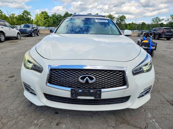 2015 INFINITI Q50