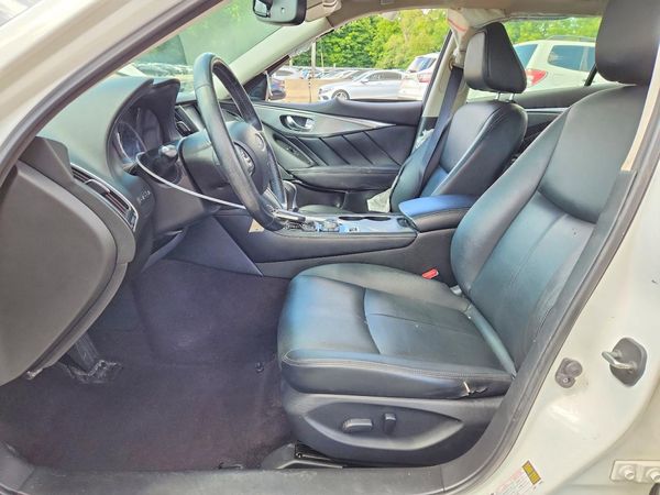 2015 INFINITI Q50