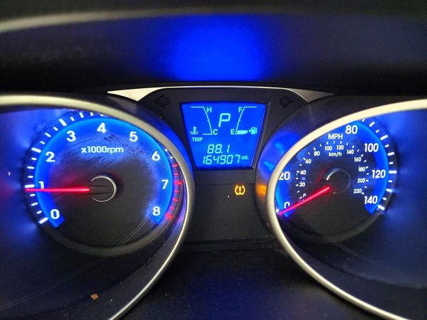 2015 HYUNDAI TUCSON GLS (Middle)
