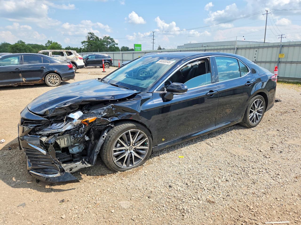 2024 TOYOTA CAMRY XLE — Front 3/4