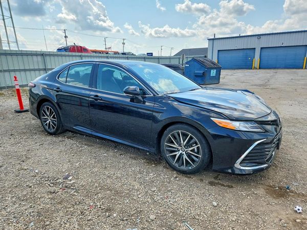 2024 TOYOTA CAMRY XLE — Passenger 3/4