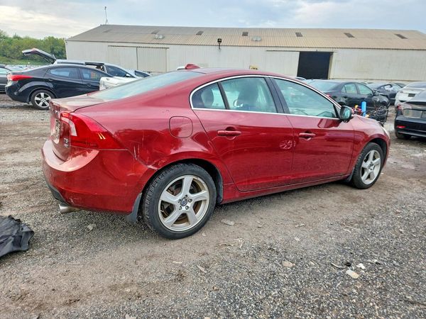 2013 VOLVO S60
