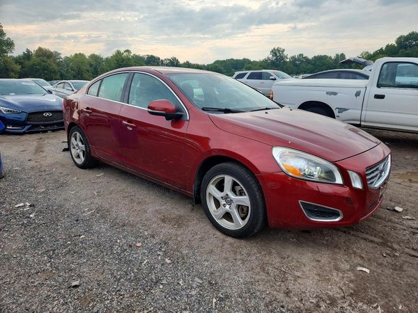 2013 VOLVO S60