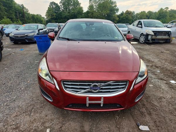 2013 VOLVO S60
