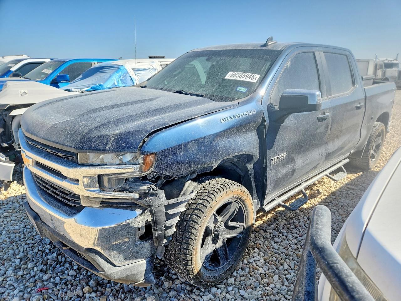 2020 CHEVROLET SILVERADO LT — Front 3/4