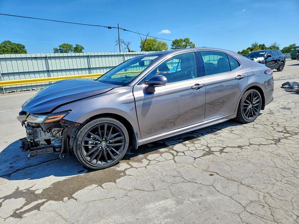 2024 TOYOTA CAMRY