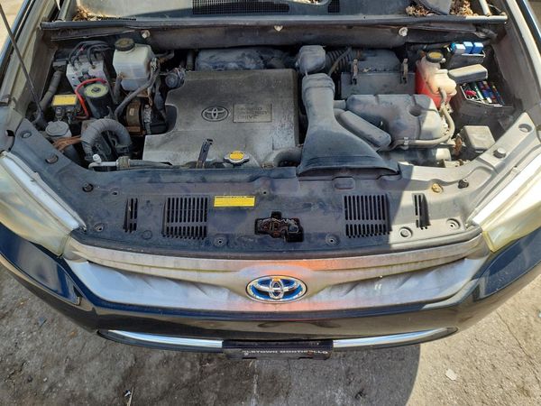 2012 TOYOTA HIGHLANDER Base/Hybrid — Engine bay