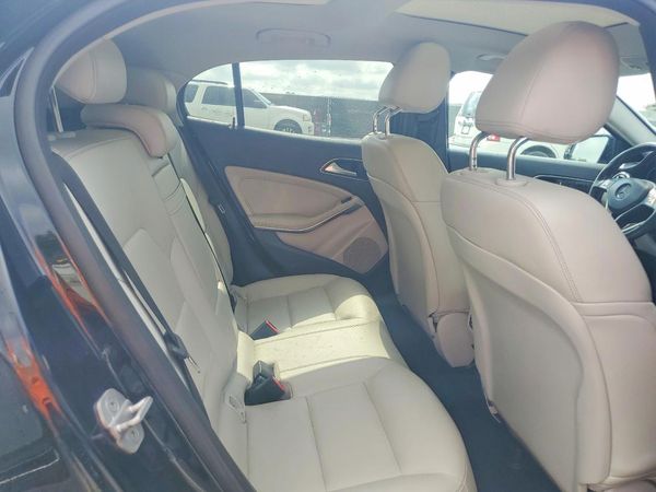 2015 MERCEDES-BENZ GLA GLA250 4-MATIC