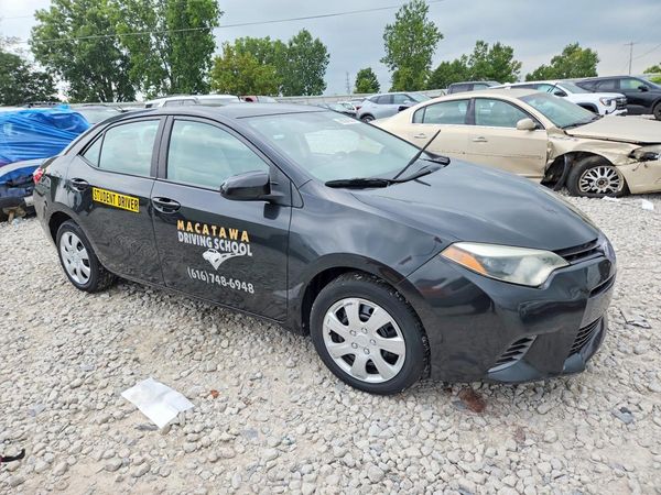 2015 TOYOTA COROLLA