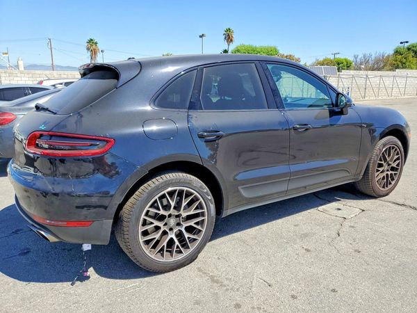 2017 PORSCHE MACAN