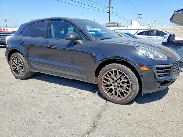 2017 PORSCHE MACAN