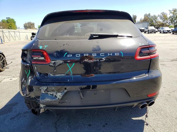 2017 PORSCHE MACAN