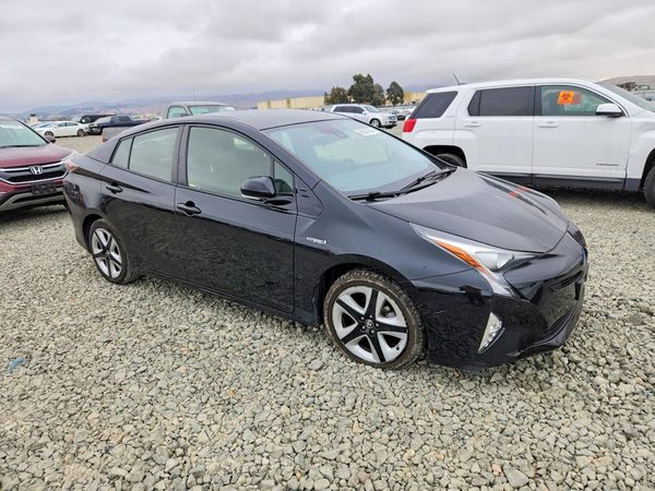 2016 TOYOTA PRIUS