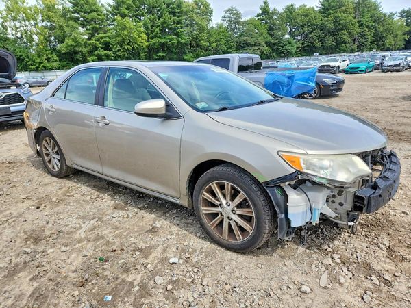 2014 TOYOTA CAMRY