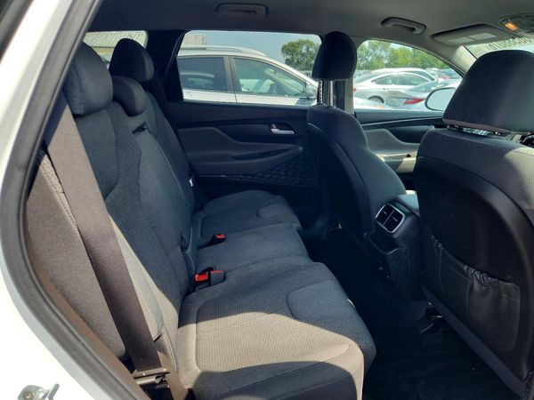2019 HYUNDAI SANTA FE SE