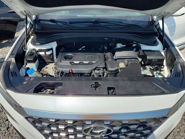 2019 HYUNDAI SANTA FE SE
