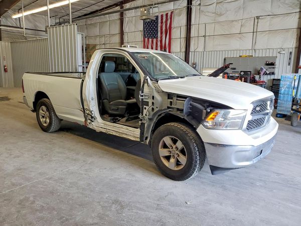 2023 RAM 1500 CLASSIC Tradesman — Passenger 3/4