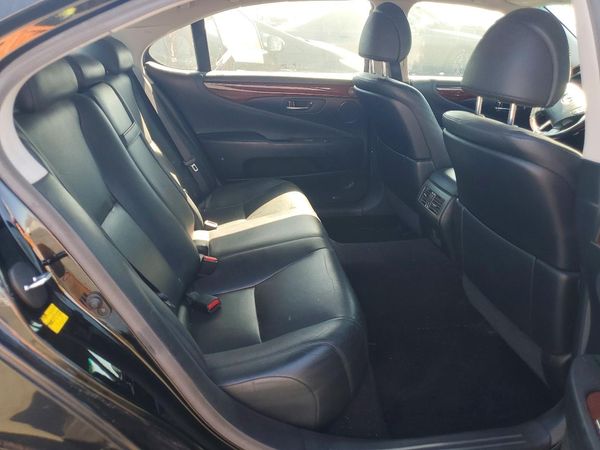 2012 LEXUS LS